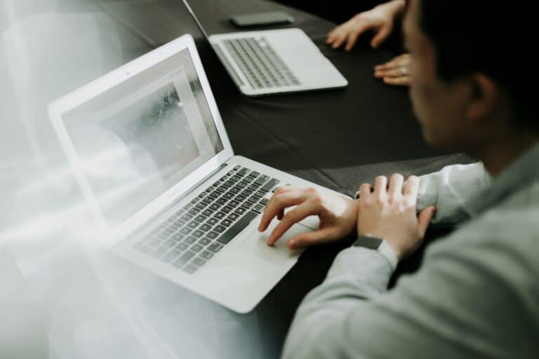 UK Businesses Turn to Offshore Outsourcing as Costs Rise, Kimon Study Reports
