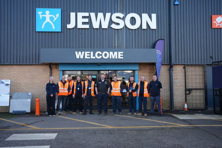 Jewson to sponsor Surrey darts legend James ‘The Machine’ Wade