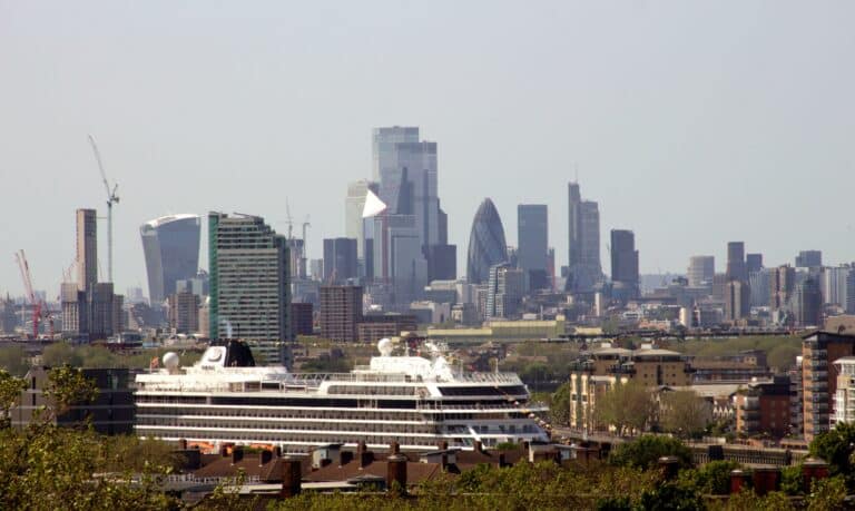 Factors To Consider Before Opening a Franchise In London