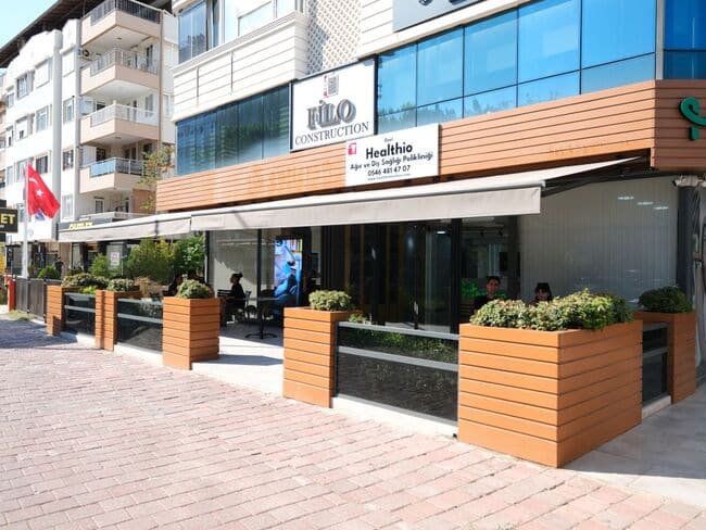 Dental Implants in Turkey: An Expert Guide to Procedures, Prices and Patient Care